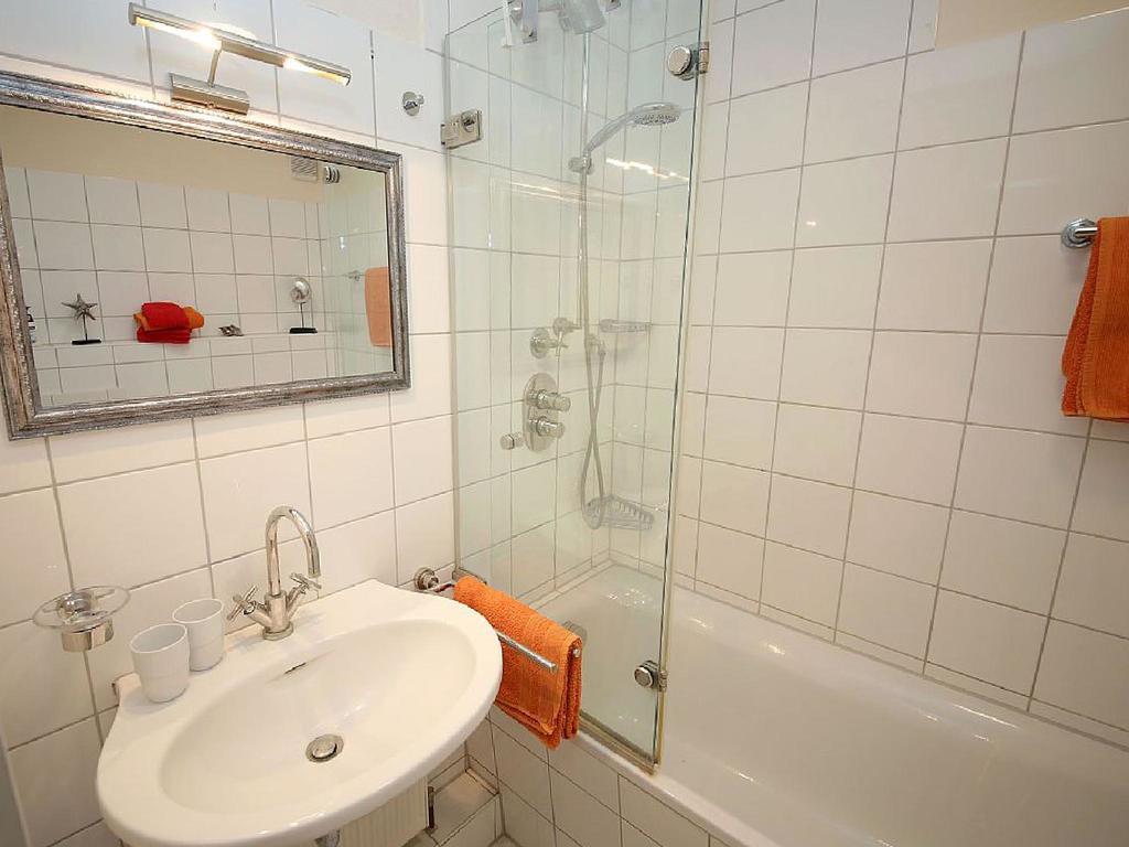 Ferienhaus Suedblick Am Yachthafen Breege Luaran gambar